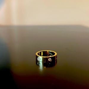 Women’s ring 7